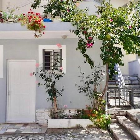 Olti'S Beach House Sarandë Exterior foto